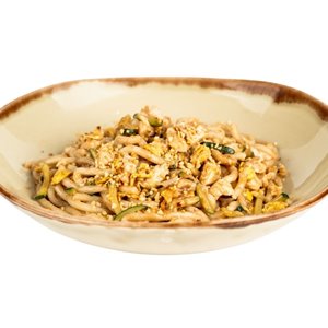 Udon pollo e arachidi